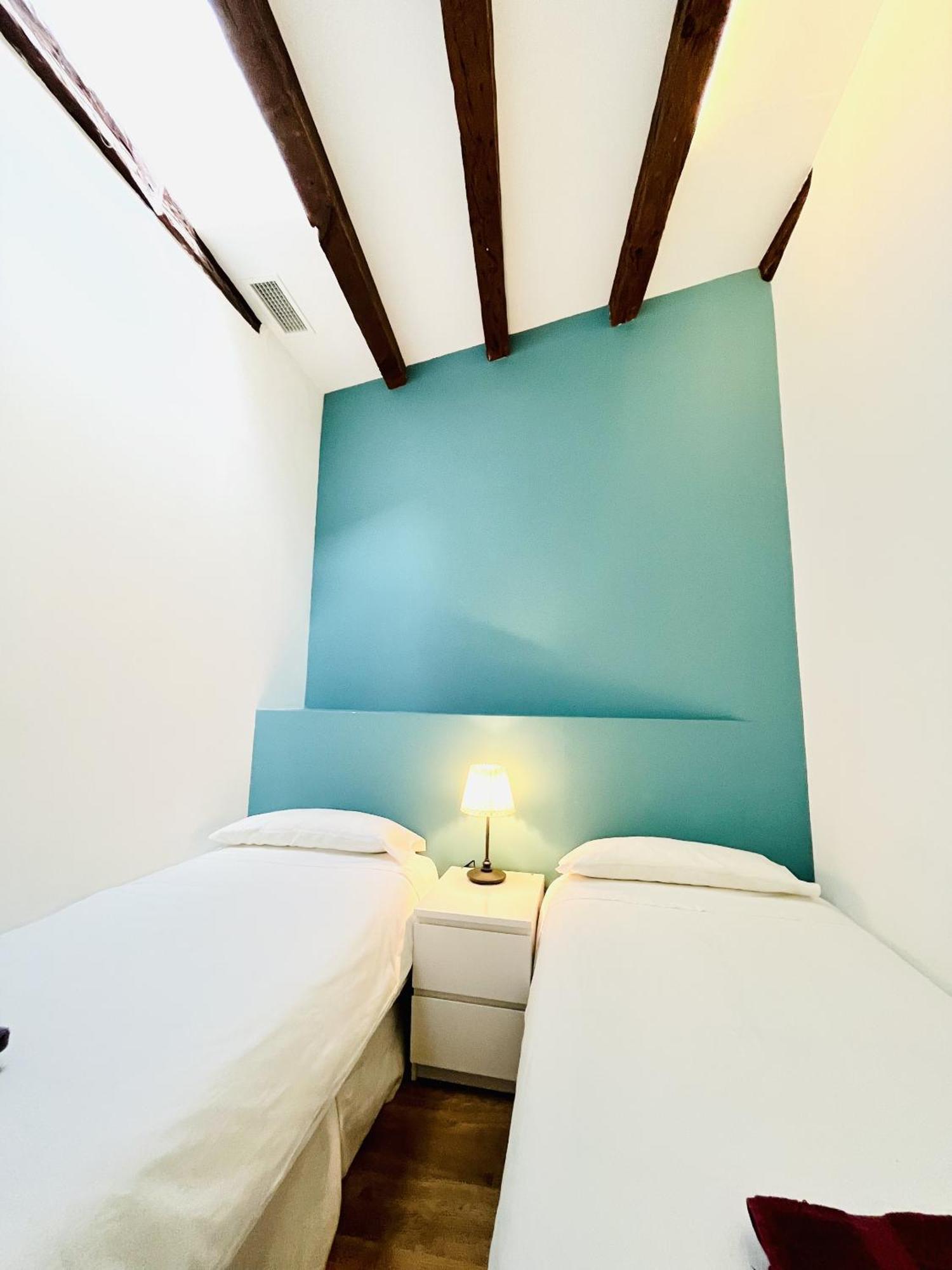 Dplace To Be - Amazing Apartments In Historic Center 马德里 客房 照片